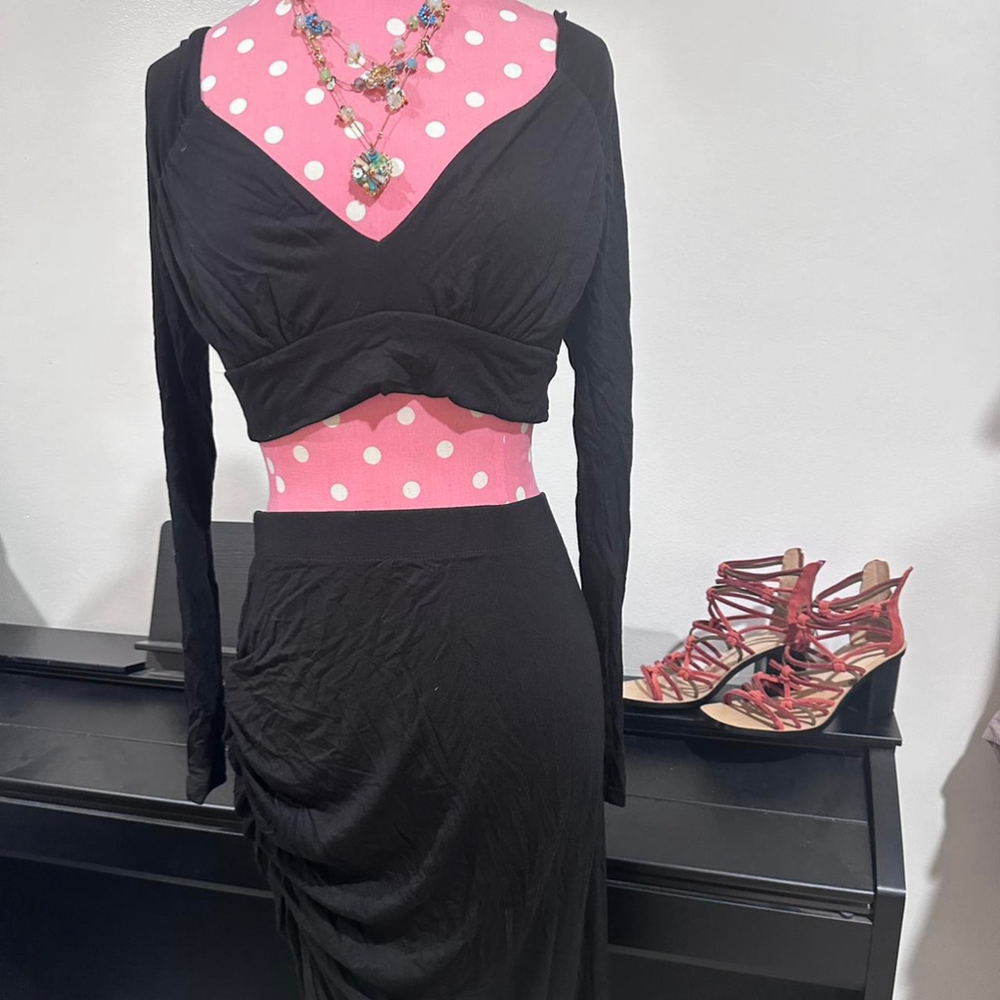 dresses - Picture 2 of 7
